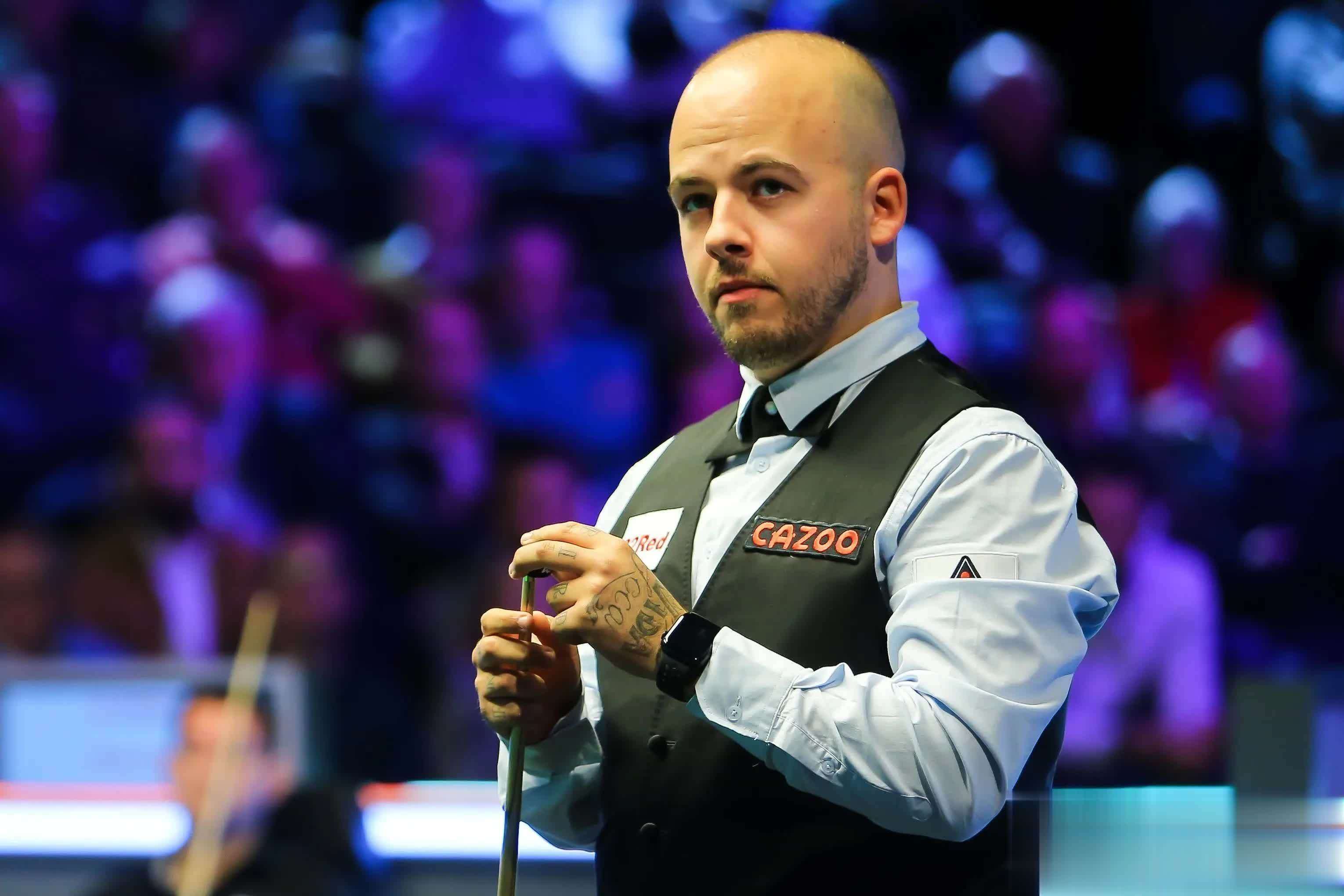 雅欣背后的 雅欣背后的