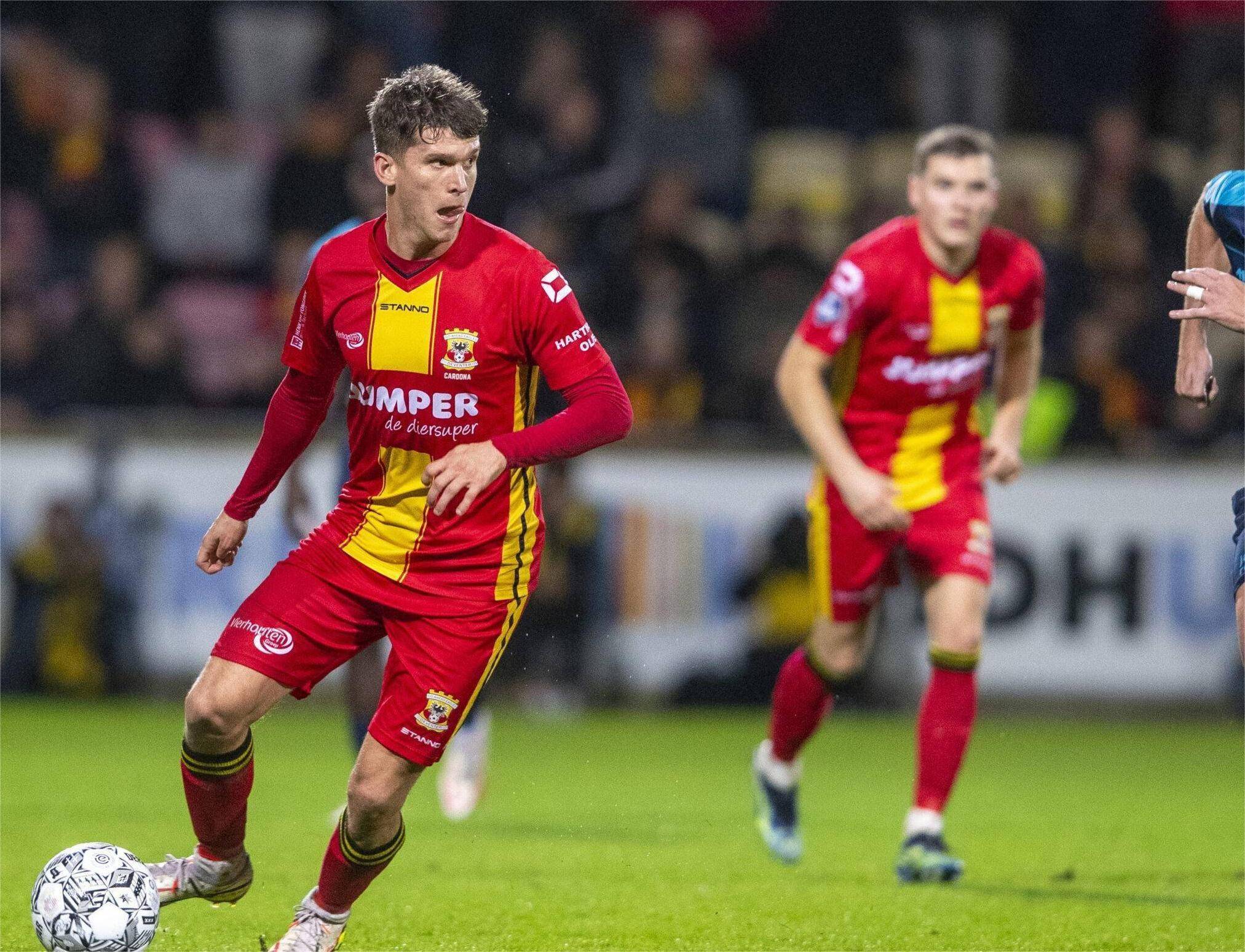 发布会上提 发布会上提