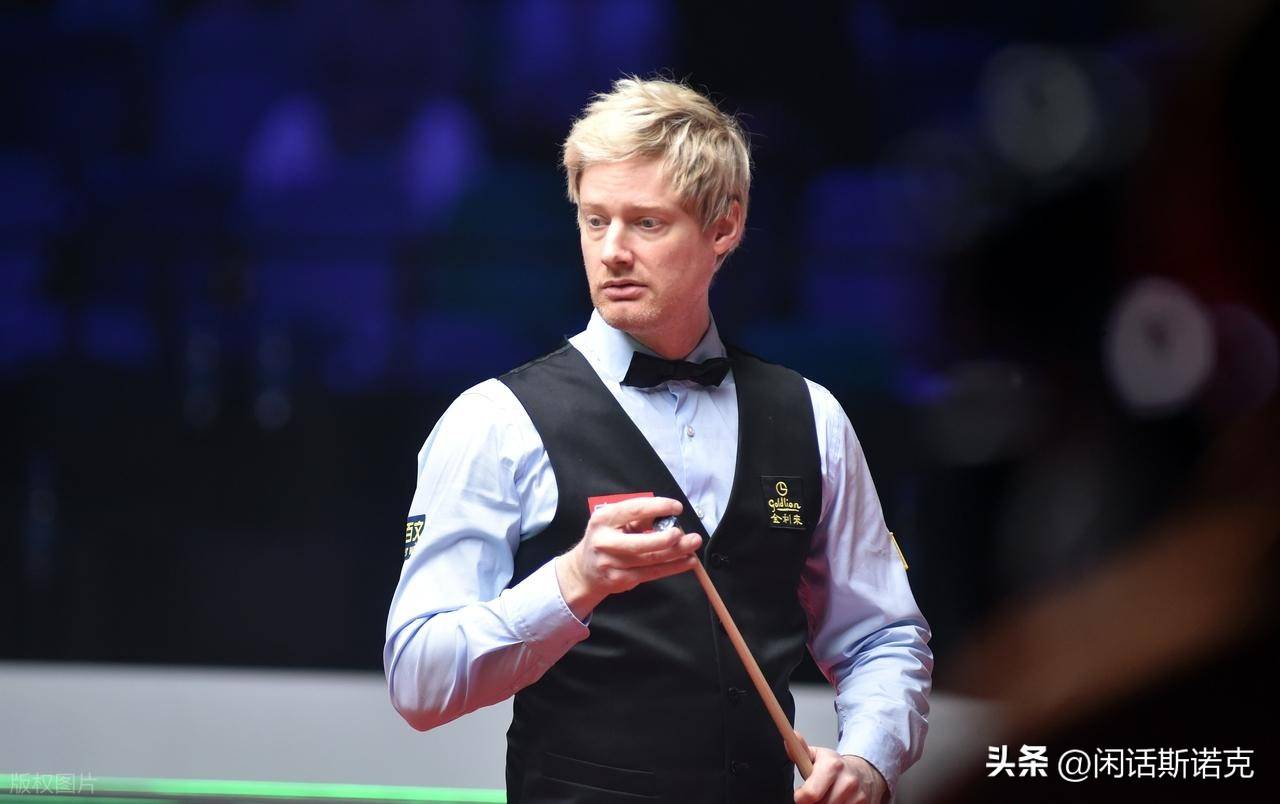 白鹭玩偶走 白鹭玩偶走